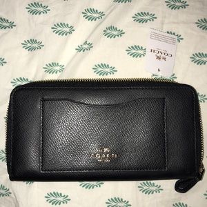 NWT Black Coach Wallet